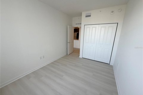 Condo in Orlando, Florida, 2 bedrooms № 2102017 - photo 17