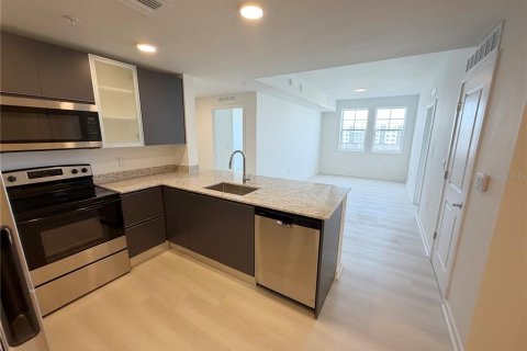 Condo in Orlando, Florida, 2 bedrooms № 2102017 - photo 7