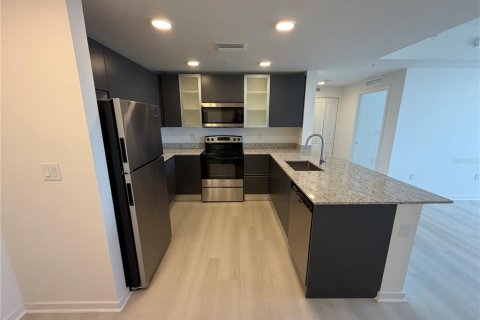Condo in Orlando, Florida, 2 bedrooms № 2102017 - photo 6