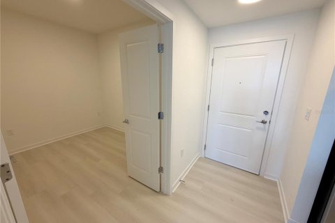 Condo in Orlando, Florida, 2 bedrooms № 2102017 - photo 9
