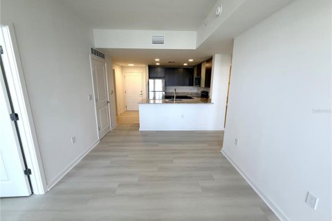 Condo in Orlando, Florida, 2 bedrooms № 2102017 - photo 5