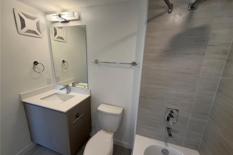 Condo in Orlando, Florida, 2 bedrooms № 2102017 - photo 18