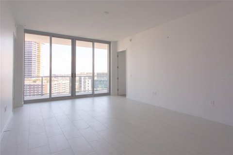 Condo in Saint Petersburg, Florida, 2 bedrooms  № 2140555 - photo 12