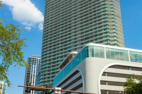 Condo à Saint Petersburg, Floride, 2 chambres  № 2140555