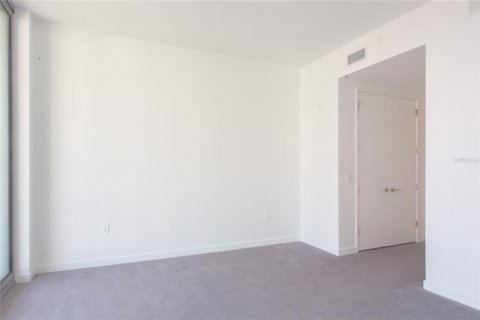 Condo in Saint Petersburg, Florida, 2 bedrooms  № 2140555 - photo 14