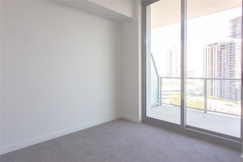 Condo in Saint Petersburg, Florida, 2 bedrooms  № 2140555 - photo 18