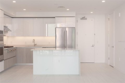 Condo in Saint Petersburg, Florida, 2 bedrooms  № 2140555 - photo 10