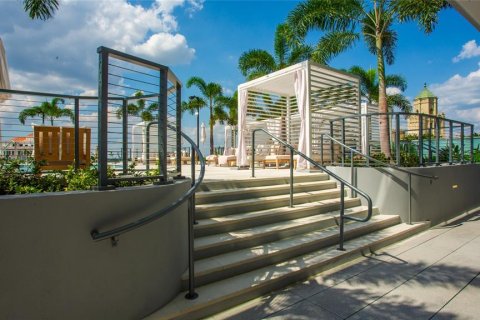 Condo in Saint Petersburg, Florida, 2 bedrooms  № 2140555 - photo 26