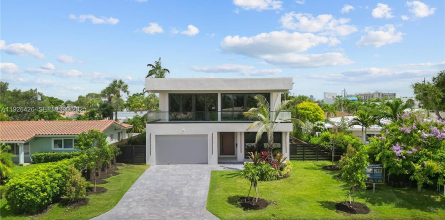 House in Lauderdale-by-the-Sea, Florida 4 bedrooms, 347.55 sq.m. № 1986673