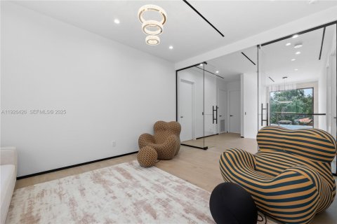 House in Lauderdale-by-the-Sea, Florida 4 bedrooms, 347.55 sq.m. № 1986673 - photo 27