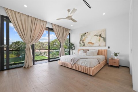 House in Lauderdale-by-the-Sea, Florida 4 bedrooms, 347.55 sq.m. № 1986673 - photo 20
