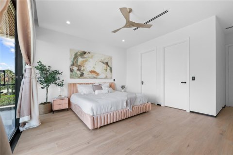 House in Lauderdale-by-the-Sea, Florida 4 bedrooms, 347.55 sq.m. № 1986673 - photo 19