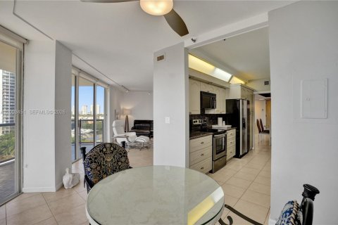 Condo in Aventura, Florida, 2 bedrooms  № 2069203 - photo 26