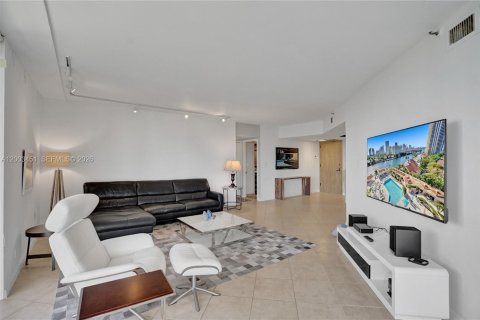Condo in Aventura, Florida, 2 bedrooms  № 2069203 - photo 18