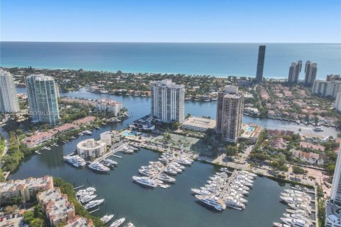 Condo in Aventura, Florida, 2 bedrooms  № 2069203 - photo 13