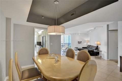 Condo in Aventura, Florida, 2 bedrooms  № 2069203 - photo 23