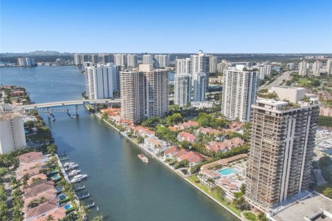 Condo in Aventura, Florida, 2 bedrooms  № 2069203 - photo 8