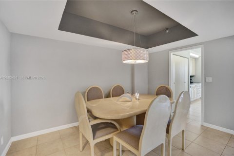 Condo in Aventura, Florida, 2 bedrooms  № 2069203 - photo 22