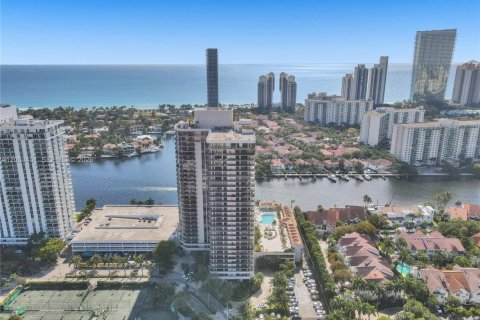 Condo in Aventura, Florida, 2 bedrooms  № 2069203 - photo 9