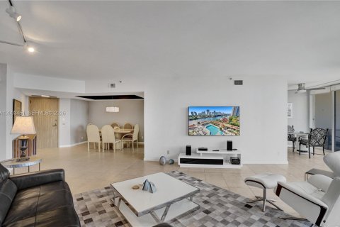 Condo in Aventura, Florida, 2 bedrooms  № 2069203 - photo 20