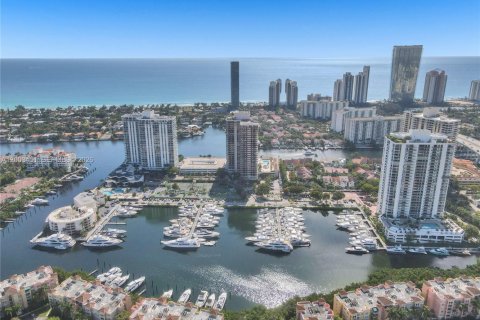 Condo in Aventura, Florida, 2 bedrooms  № 2069203 - photo 12