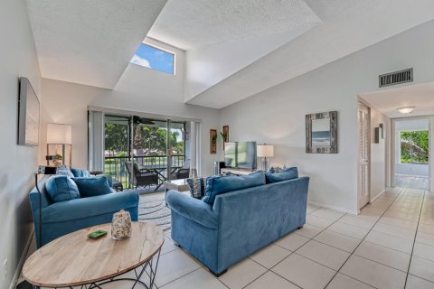 Condo in West Palm Beach, Florida, 2 bedrooms № 2185136 - photo 3