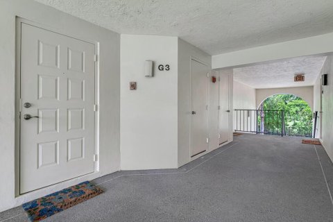 Condo in West Palm Beach, Florida, 2 bedrooms № 2185136 - photo 28