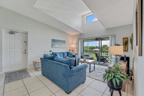 Condo in West Palm Beach, Florida, 2 bedrooms № 2185136 - photo 4