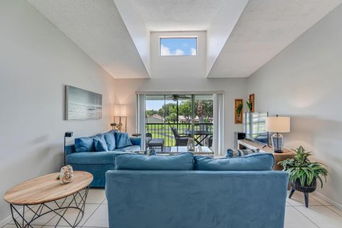 Condo in West Palm Beach, Florida, 2 bedrooms № 2185136 - photo 5