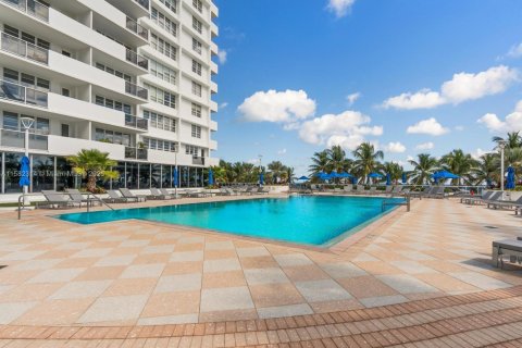 Condo in Miami Beach, Florida, 1 bedroom  № 1162215 - photo 29