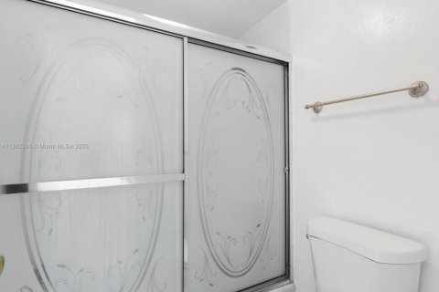 Condo in Miami Beach, Florida, 1 bedroom  № 1162215 - photo 22