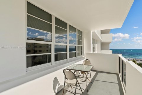Condo in Miami Beach, Florida, 1 bedroom  № 1162215 - photo 25