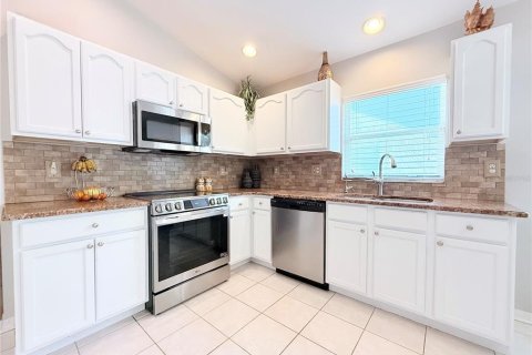 House in Wesley Chapel, Florida 4 bedrooms, 181.72 sq.m. № 1583296 - photo 4