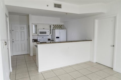 Купить кондоминиум в Майами, Флорида 1 спальня, 73.95м2, № 2168150 - фото 6