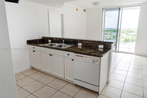 Купить кондоминиум в Майами, Флорида 1 спальня, 73.95м2, № 2168150 - фото 2