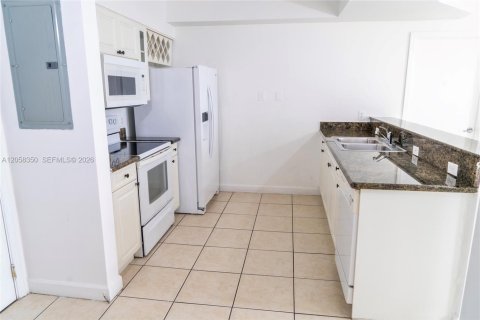 Купить кондоминиум в Майами, Флорида 1 спальня, 73.95м2, № 2168150 - фото 4