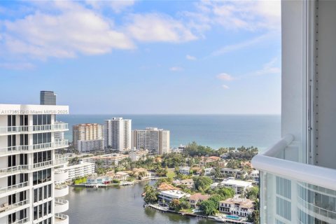 Condo in Aventura, Florida, 3 bedrooms  № 1703987 - photo 19