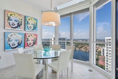 Condo in Aventura, Florida, 3 bedrooms  № 1703987 - photo 7