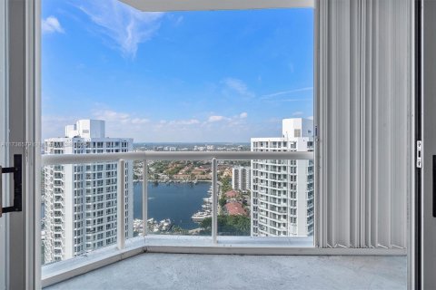 Condo in Aventura, Florida, 3 bedrooms  № 1703987 - photo 18