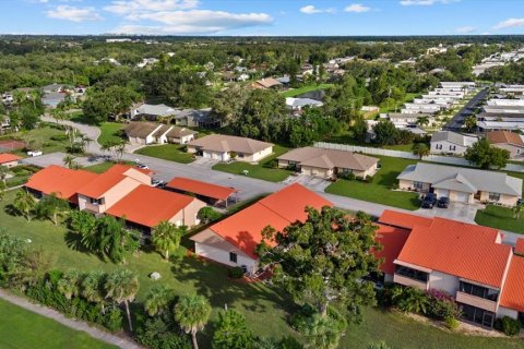 House in Sarasota, Florida 2 bedrooms, 127.65 sq.m. № 2393933 - photo 30
