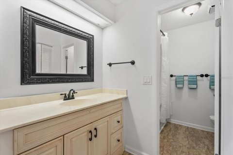 House in Sarasota, Florida 2 bedrooms, 127.65 sq.m. № 2393933 - photo 16