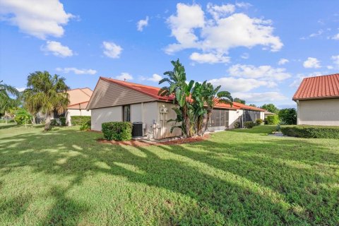 House in Sarasota, Florida 2 bedrooms, 127.65 sq.m. № 2393933 - photo 21