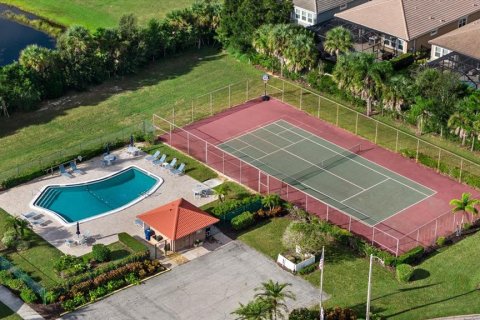 House in Sarasota, Florida 2 bedrooms, 127.65 sq.m. № 2393933 - photo 24