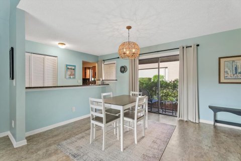 House in Sarasota, Florida 2 bedrooms, 127.65 sq.m. № 2393933 - photo 11