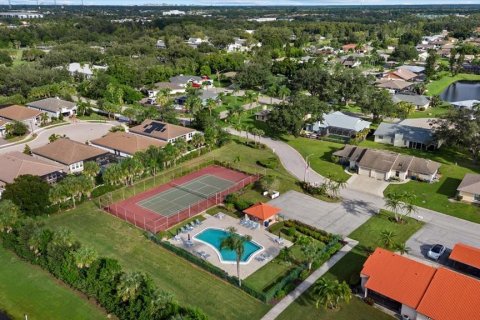 House in Sarasota, Florida 2 bedrooms, 127.65 sq.m. № 2393933 - photo 27