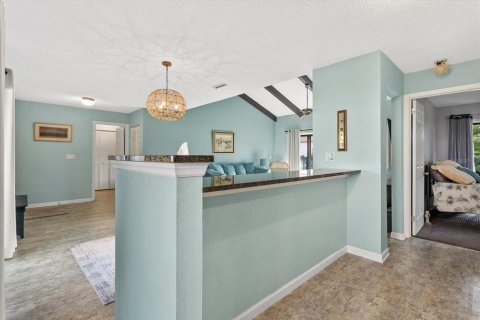 House in Sarasota, Florida 2 bedrooms, 127.65 sq.m. № 2393933 - photo 9