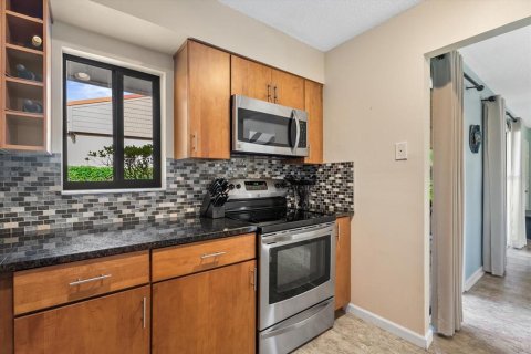 House in Sarasota, Florida 2 bedrooms, 127.65 sq.m. № 2393933 - photo 7