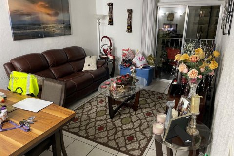 Снять в аренду кондоминиум в Майами, Флорида 1 спальня, 55.56м2, № 2079898 - фото 7