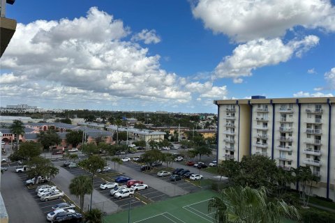Снять в аренду кондоминиум в Майами, Флорида 1 спальня, 55.56м2, № 2079898 - фото 19