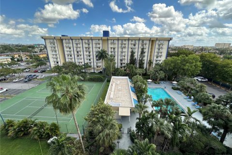 Снять в аренду кондоминиум в Майами, Флорида 1 спальня, 55.56м2, № 2079898 - фото 17